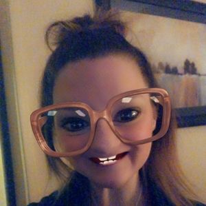 Meet your Posher, Tina